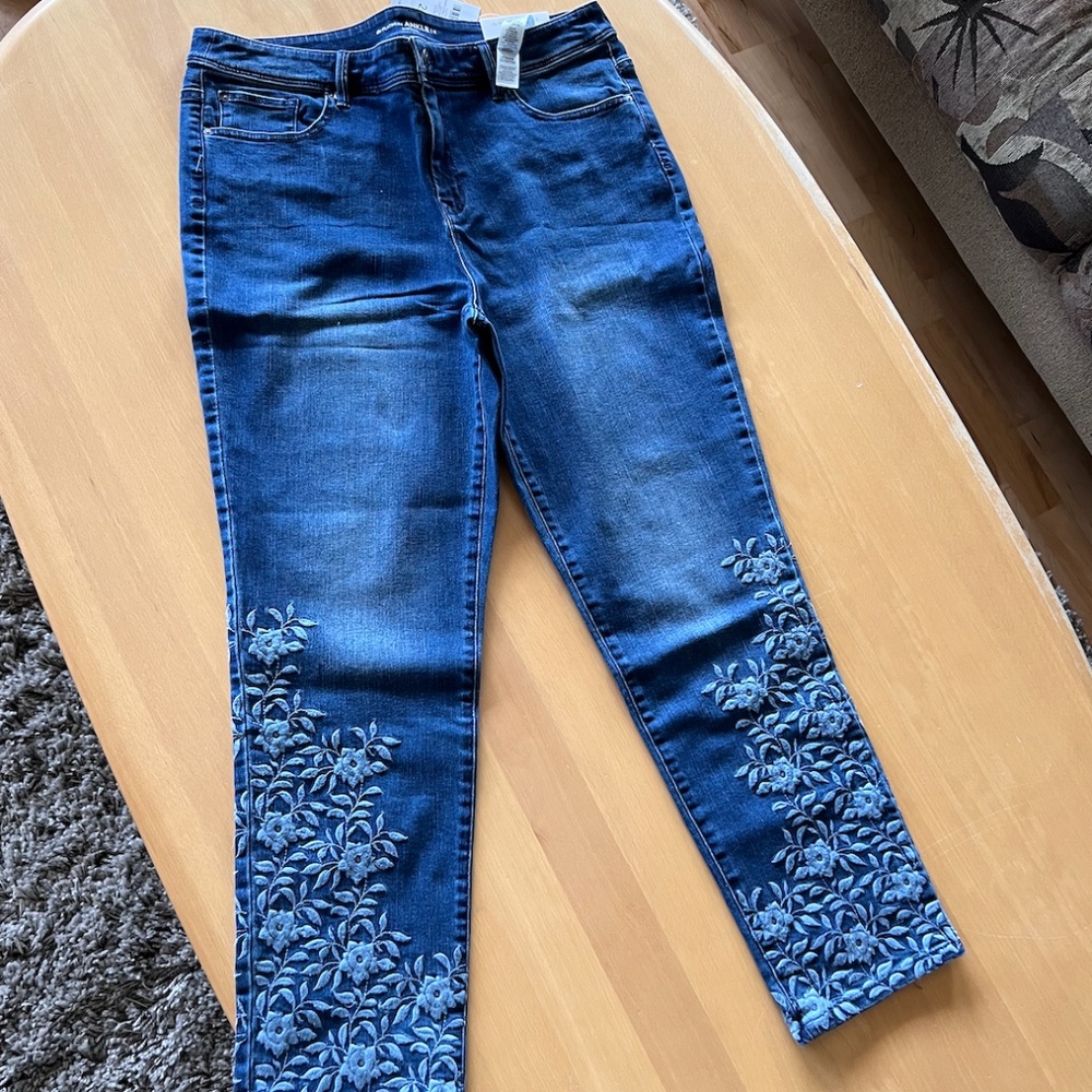 Chico's Ankle Length Jeans size 2